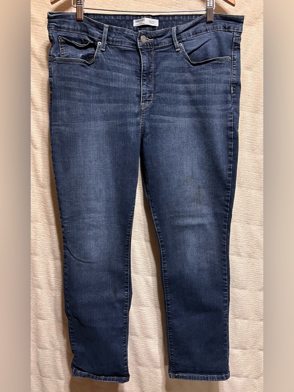 Signature by Levi Strauss Totally Shaping Straight Jeans 18 Short Dark Wash